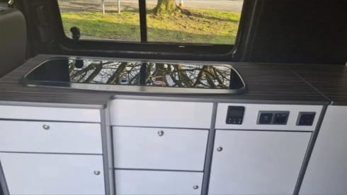 The Poacher – VOLKSWAGON T5 LWB
