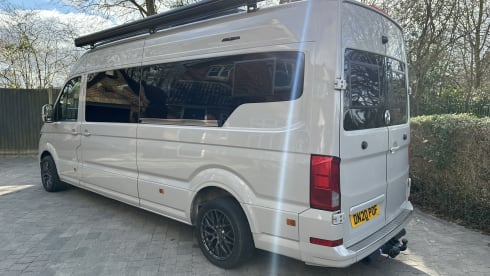 Doogle – 5 berth Vw Crafter campervan lwb