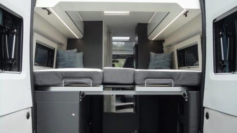 Adria Supreme LUXE bus camper (automatic / year 2021)