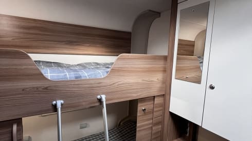 ScotlandCamp – Luxury Swift Escape 695 5 seatbelts 6 berth