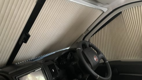 Dreamer – 5 berth Fiat Ducato camper van