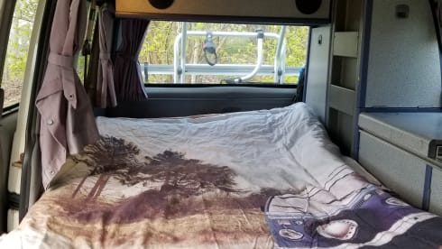 white house! Go on an unforgettable road trip with this T4 Westfalia!