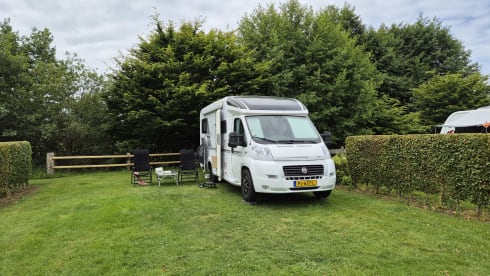 Nice compact 2 person camper with single beds.