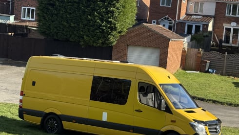 BumbleBee – 4 berth Mercedes-Benz campervan from 2015