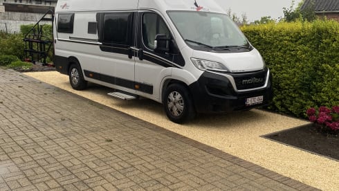 2p Malibu bus from 2023