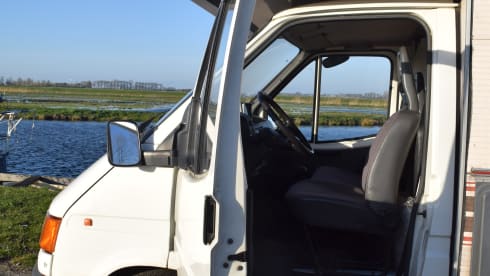 Maeve – Camper with wood stove