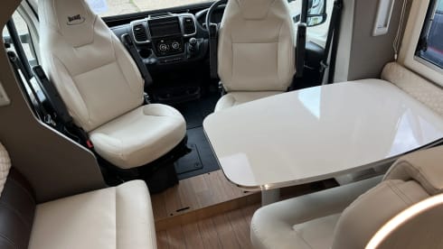 4 berth McLouis Fusion 373 ( 2024 )
