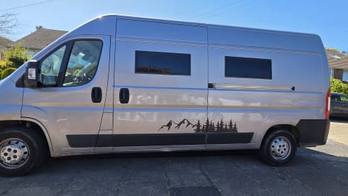 Dusty – Citroën Relay Wohnmobil mit 4 Schlafplätzen ab 2021