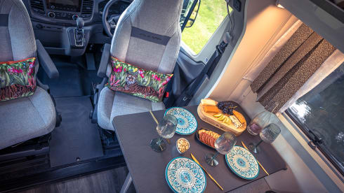 Swifty  – Luxury 4 berth Ford , Swift Voyager 494 from 2024