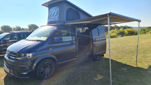 baloo – Baloo- T6  Highline SWB Transporter fully loaded Adventure ready