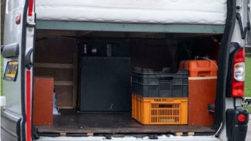 Beautiful DIY camper van with chic look