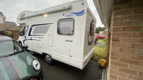 Maddy – 4 berth Fiat Swift Escape 644 from 2014
