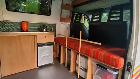 Retro Ronnie – Cozy and spacious (family) bus camper