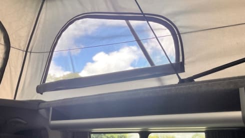 Sapphire – 4 berth Volkswagen T6 campervan from 2017