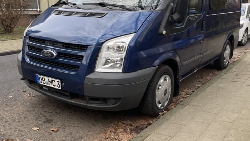 Knut – DIY Ford Transit (Knut) for 2 people