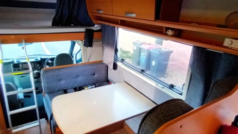 Ford Alkoven mit 7 Schlafplätzen von 2007