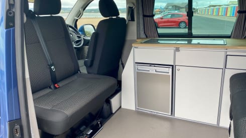 Comfort, Freedom, and 5-Star Reliability – VW T6 Campervan for Hire