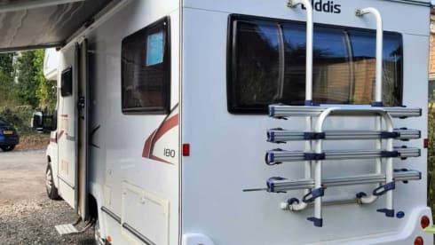 Eldonis the Explorer  – Explore the UK in Comfort – 6-Berth Elddis Motorhome with Full Amenities