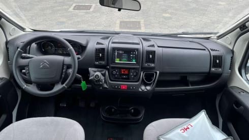 Excellent Campers  – 4p LMC semi-integrated from 2022