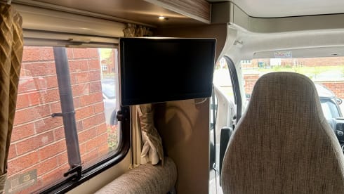 Modern 2020 well equipped 6 berth Swift motorhome 