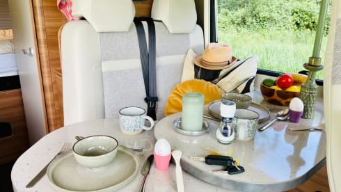 Tourer 6.4 – 2p Carado bus from 2019