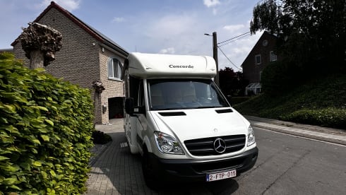 Camp’o’mobile – 4p Mercedes Sprinter Concorde semi-integrated uit 2008