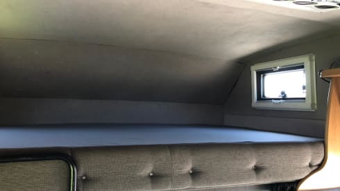 Very neat, reliable, well-maintained 6-person family camper