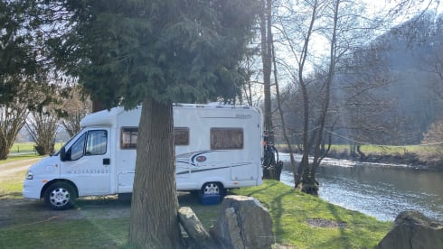 Huisbus  – 3p Dethleffs semi-integrated from 2006