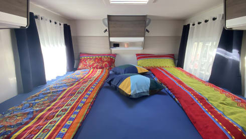 Paris – Motorhome Mooveo TEI 70EBH with lifting bed