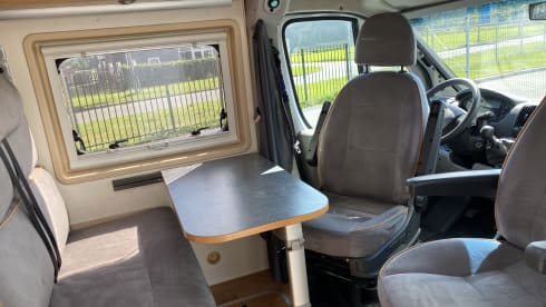 Adria twin – Tough modern bus camper