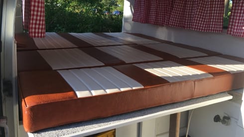 Billy – Volkswagen T2b Camper from 1978