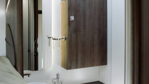 4p Ford Benimar cocoon 463 semi-integrated uit 2025