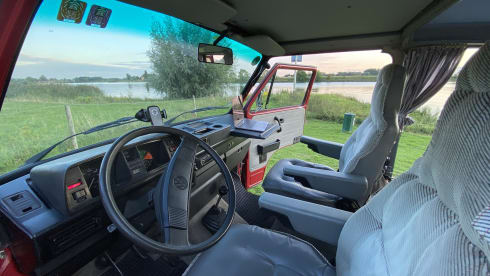 Club Joker – Retro Volkswagen T3 uit de 80's (4 slaapplaatsen)