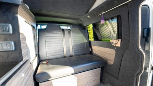 Luna – Volkswagen Transporter 4 Birth camper van