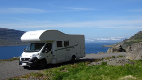 Max – Travel pleasure and freedom rent: mobile home for 5 people