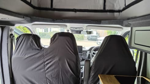 Reggie – 2025 Renault Crusader Off-Grid 4-berth Campervan