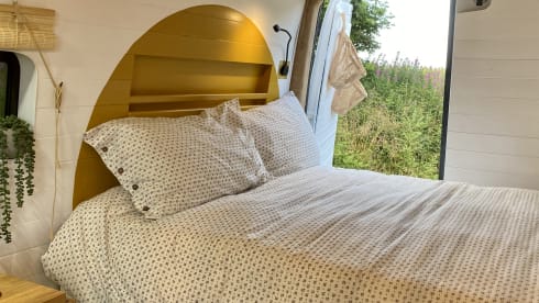 Zola –  - 2 berth fully off-grid sprinter conversion