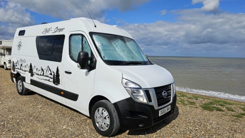 Gala – 4 berth Nissan bus from 2016