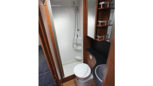 Linquenda – Very comfortable Knaus Semi-Integral