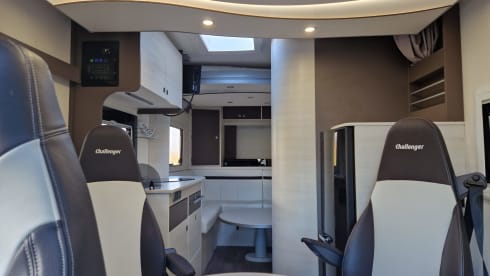 Holiday Hopper – 4p Challenger integrated uit 2018