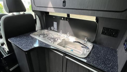 Wee Mags – Immaculate 4 berth 2017 VWT5 Camper