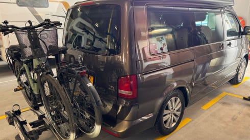 4p Volkswagen campervan uit 2014