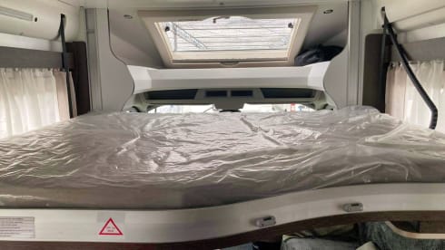 Chihuahua on the road – 2p Benimar semi-integrated from 2022