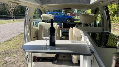 El Grando – Nissan Elgrand campervan 