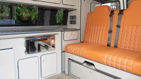Harriette – 4 berth Volkswagen CamperKing Montecarlo 2021
