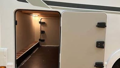 Weinsberg Caracore 700 meg – 4p Fiat integrato dal 2024