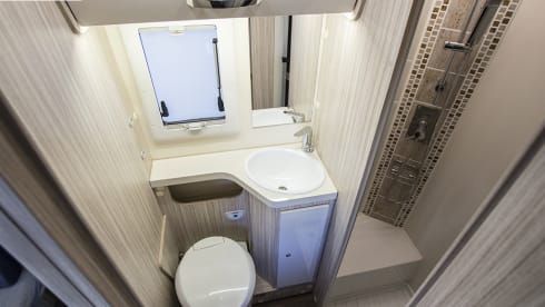 T-Loft 450 – Camper Semintegrale 4 posti Elnagh T-Loft 450 - 6,99 mt. 