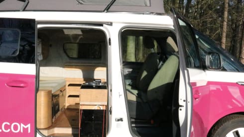 Pretty in Charge – 4p Volkswagen campervan from 2025