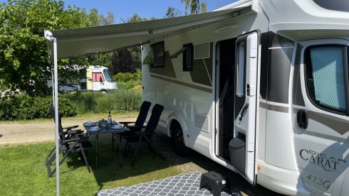 Tweede thuis op wielen. – New 4p Fiat semi-integrated motorhome from 2023