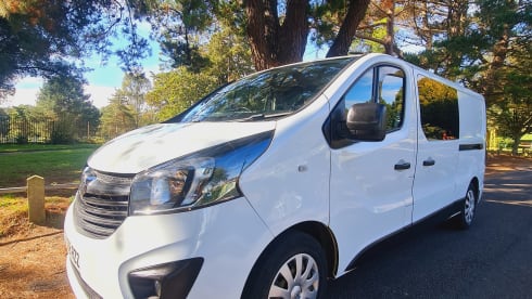 Vauxhall Vivaro LWB campervan (2 berth)